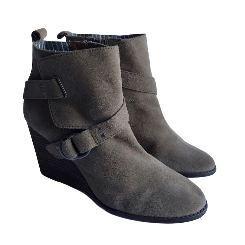 Lucky Brand Yerik Suede Ankle Booties Size 9 Harness Strappy Wedge Heels Boots